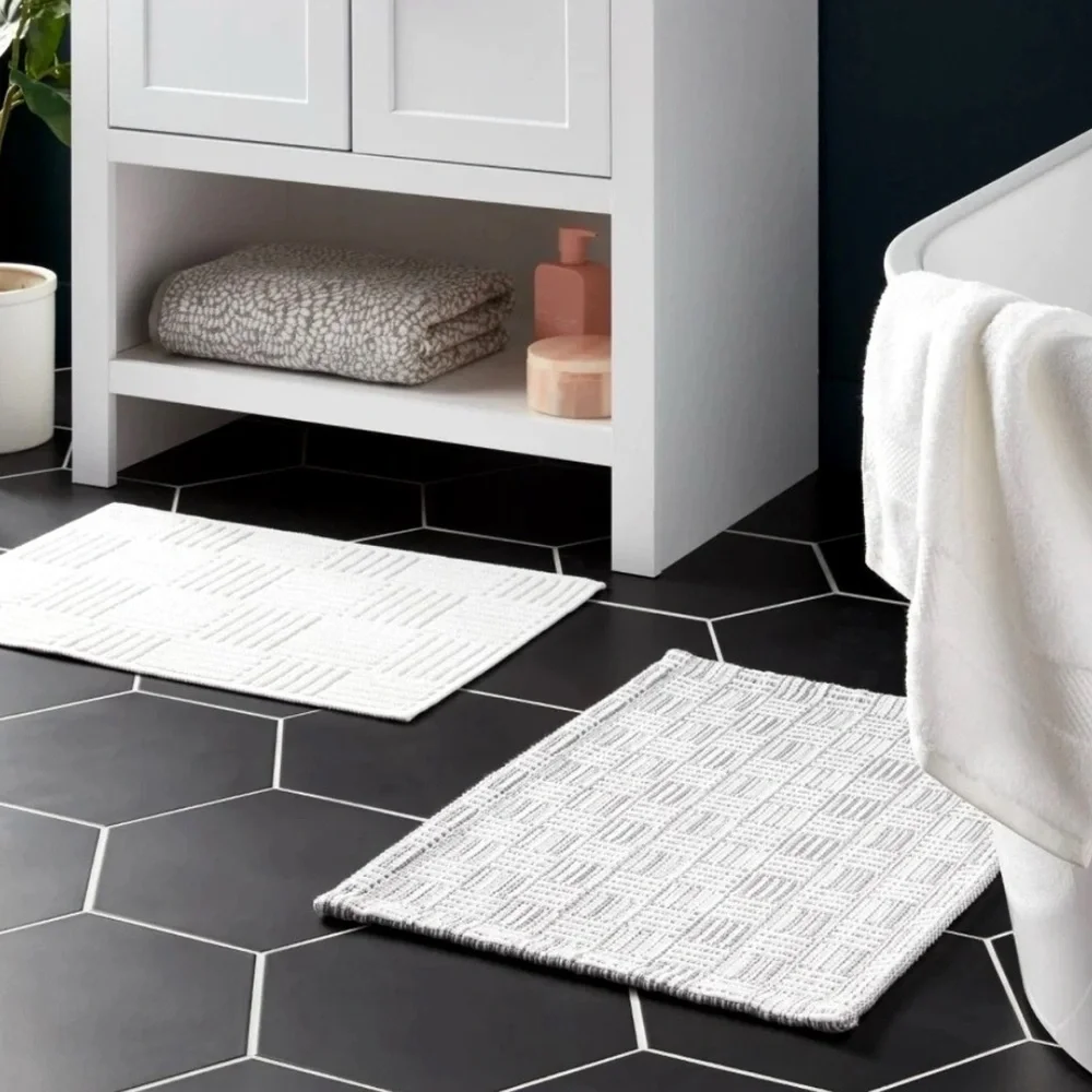 Threshold Gray and White Grid Bath Mats